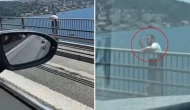 Köprüye çıkan şahıs, el salladıktan sonra kendini boşluğa bıraktı