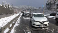 TEM’de kar çilesi: Otomobiller kaydı, trafik durdu