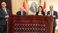 Öcalan'dan Devlet Bahçeli'ye özel dokuma kilim