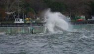 Tekirdağ’da şiddetli lodos: Dalga boyu 4 metreyi buldu