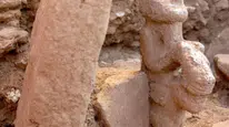 Karahantepe'de 11 bin yıllık eşsiz keşif: Leoparın sırtında oturan insan heykeli bulundu
