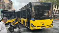Şişhane’de iki İETT otobüsü çarpıştı: Yola yağ döküldü