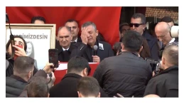 Özgür Özel gözyaşlarına boğuldu: 'Ne olur dursun artık…'