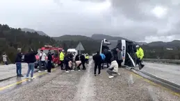 Konya’da yolcu otobüsü devrildi: 3’ü ağır 14 yaralı