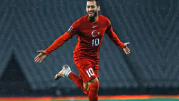 Hakan Çalhanoğlu sahalara döndü: Romanya maçında ilk 11’e yakın