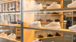 Türkiye'de de mağazaları var! Dev şirket binlerce işçi çıkaracak