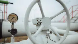 Avrupa’da doğal gaz fiyatları ateşkes beklentisiyle sert geriledi