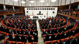 Sosyal medya ve doğum izni düzenlemelerini içeren kanun teklifi TBMM'de kabul edildi