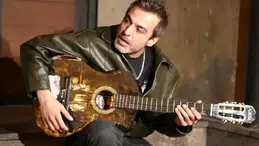 Ünlü şarkıcı Rıza Tamer hayatını kaybetti