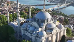 İstanbul’un tarihi camilerinde bayram namazı yoğunluğu