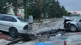 Niğde’de iki otomobil çarpıştı: Ölü ve yaralılar var