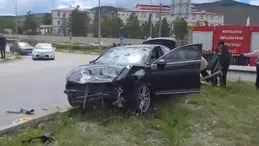 Erzincan’da iki otomobil çarpıştı: 6 kişi yaralandı
