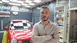 Sel mağduru sürücülere ücretsiz araç temizliği yaptı