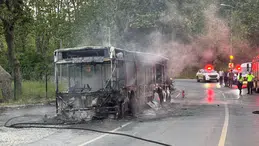 Beykoz'da alevlere teslim olan İETT otobüsü kullanılamaz hale geldi