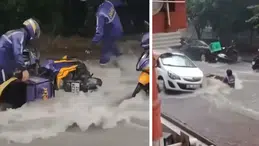 Motokuryeler sel sularına kapıldı
