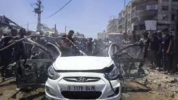 İHA'lar Gazze'de iki aracı hedef aldı: 4 ölü, 14 yaralı