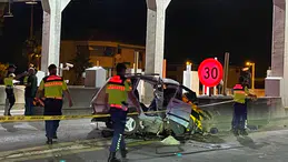 TAG Otoyolu'nda feci kaza! Gişelerde beton bariyere çarpan sürücü hayatını kaybetti