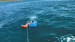 Didim açıklarında deniz yatağıyla sürüklenen çocuk Sahil Güvenlik tarafından kurtarıldı