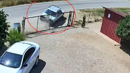 Adana'da takla atan araç takla attı: 2 kişi yaralı