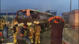 Eyüpsultan’da bariyerlere çarpan yolcu otobüsü yandı: 2 hayatını kaybetti