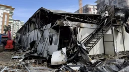 İnşaat işçilerinin kaldığı alanda korkutan yangın