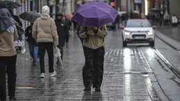 İstanbul'a yeniden kuvvetli sağanak geliyor! İşte yağışın başlayacağı saatler