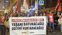 Kadıköy'de okullardaki saldırılar protesto edildi: Öğretmenlerden okullarda güvenlik çağrısı