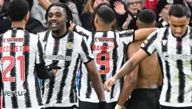 80 bin nüfuslu küçük kasabadan büyük zafer: St. Mirren şampiyon oldu