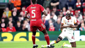 Liverpool maçında sakatlanan Osimhen ameliyat edildi! Sahalara dönüş süresi netleşti