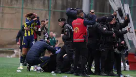 Fenerbahçeye çirkin saldırı: Teknik direktör yaralandı