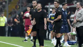 Galatasaray-Villarreal maçında Okan Buruk'a kırmızı kart: Maç sonunda konuşmadı