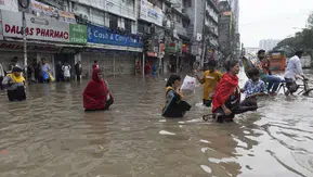Bangladeş'te sel ve toprak kayması: 44 kişi yaşamını yitirdi