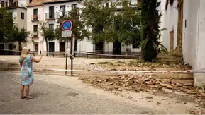İspanya'da korku dolu anlar! Turistik kent peş peşe depremlerle sallandı