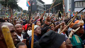 Güney Afrika'da göçmen karşıtı protesto: 24 araç ateşe verildi