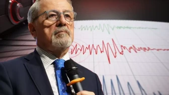 6.1'lik depremin ardından Naci Görür'den endişelendiren ilk yorum