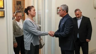 Yasemin Minguzzi partileri ziyaret etti: DEM'i pas geçti