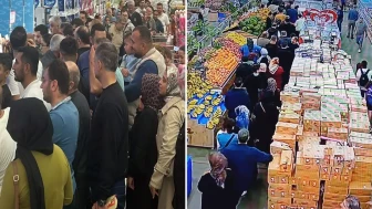 Sıranın sonu görünmedi! Kilosu 50 liraya düştü, duyan markete akın etti