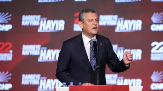 Özgür Özel yeniden CHP Genel Başkanı seçildi: 1333 geçerli oyun tamamını aldı