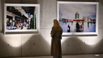 Zeki Demirkubuz’un yalnızlık temalı fotoğraf sergisi Ankara’da