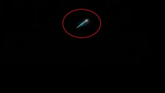 Küçükçekmece semalarında gizemli ışık! Görenler cep telefonuna sarıldı