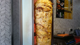 Tavuk döner zehirlenmesinden gözünü kaybediyordu!