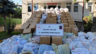 Kocaeli'de operasyon: 5 tonun üzerinde kaçak tütün ele geçirildi