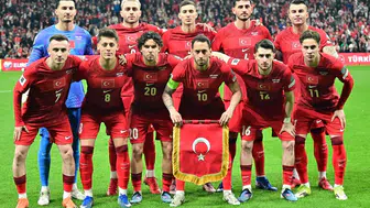 Filenin Sultanları'na destek paylaşımı tartışması! Milli futbolcuların sessizliği gündem oldu