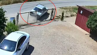 Adana'da takla atan araç takla attı: 2 kişi yaralı