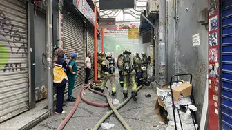 Eminönü’nde iş yeri yangını: 2 itfaiyeci etkilendi