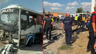 Ankara'da midibüs ile kamyon çarpıştı: 1 kişi yaşamını yitirdi