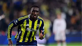 Fenerbahçe resmen açıkladı! Sidiki Cherif yeni takımına imza attı