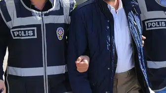 Otomobilin açılır tavanında yolculuk: 2 gözaltı, 4 bin 500 TL ceza