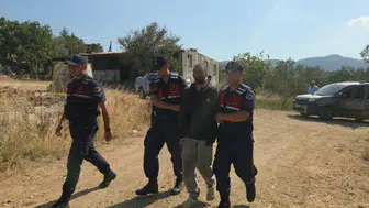 Çalıntı araçla kaçtı zeytinlikte yakalandı