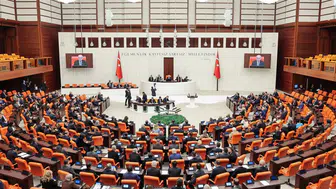 TBMM'de kanun teklifi görüşmelerinde Turhan Çömez hakkındaki soruşturma tartışıldı